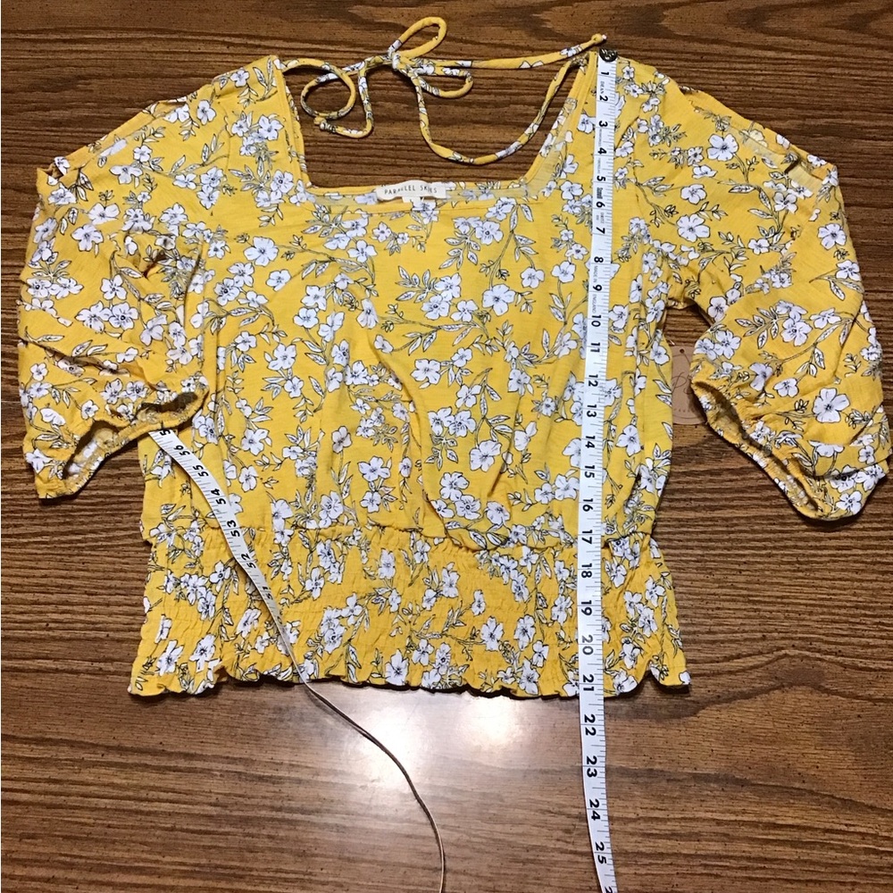 NWT size large parallel skies Yellow Floral Women's Top